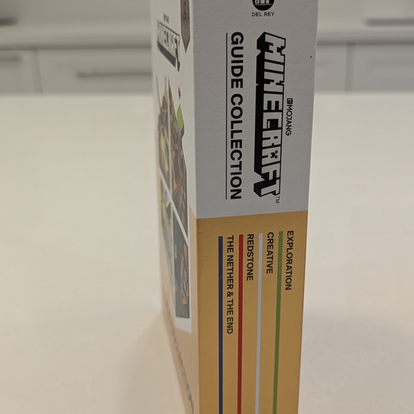 Minecraft Guide Collection with Bee Figures - Multicolor - Picture 3 of 12